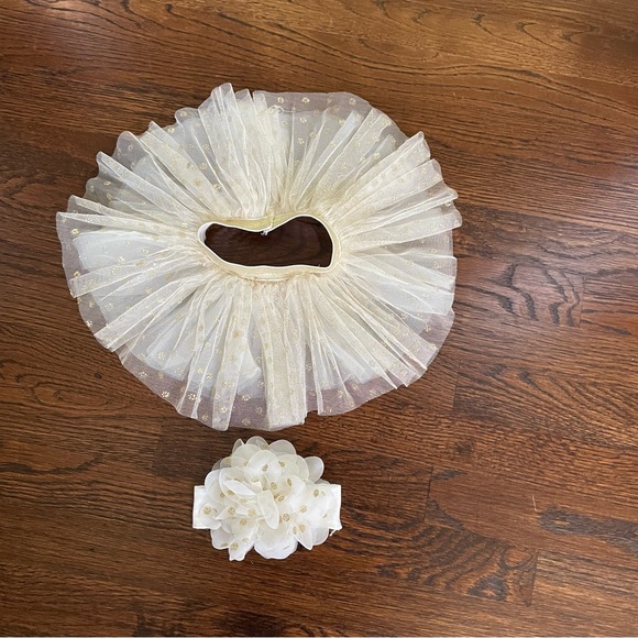 STARTING OUT SPARKLY CREAM TUTU & MATCHING BOW - Picture 6 of 10